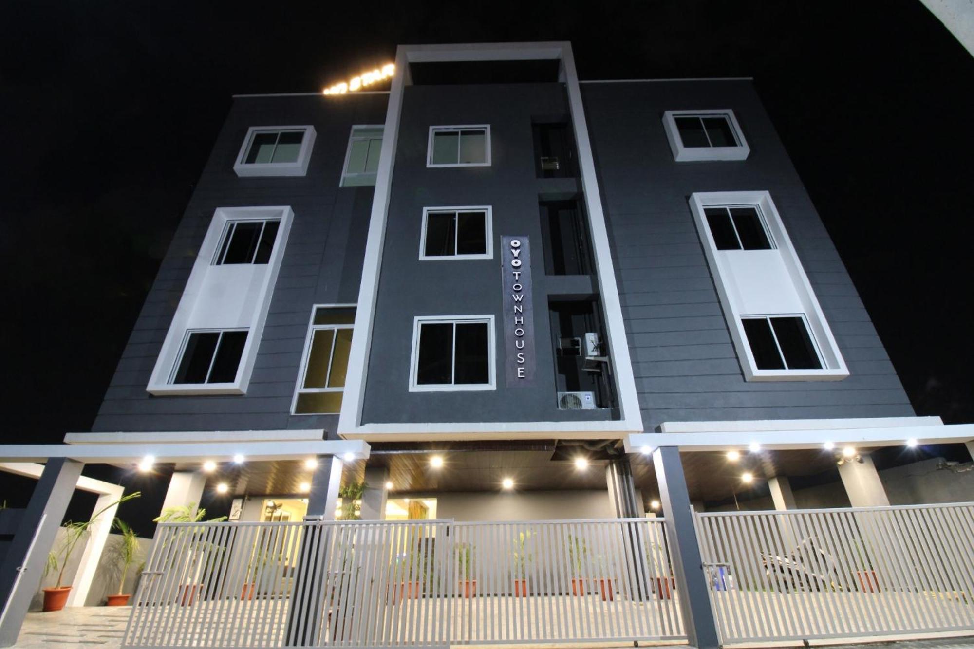 Townhouse Md Star Hotel Nagpur Exterior photo